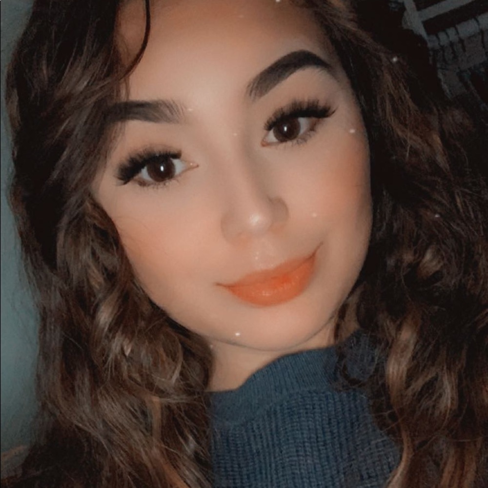 Meet your Posher, Jasmine